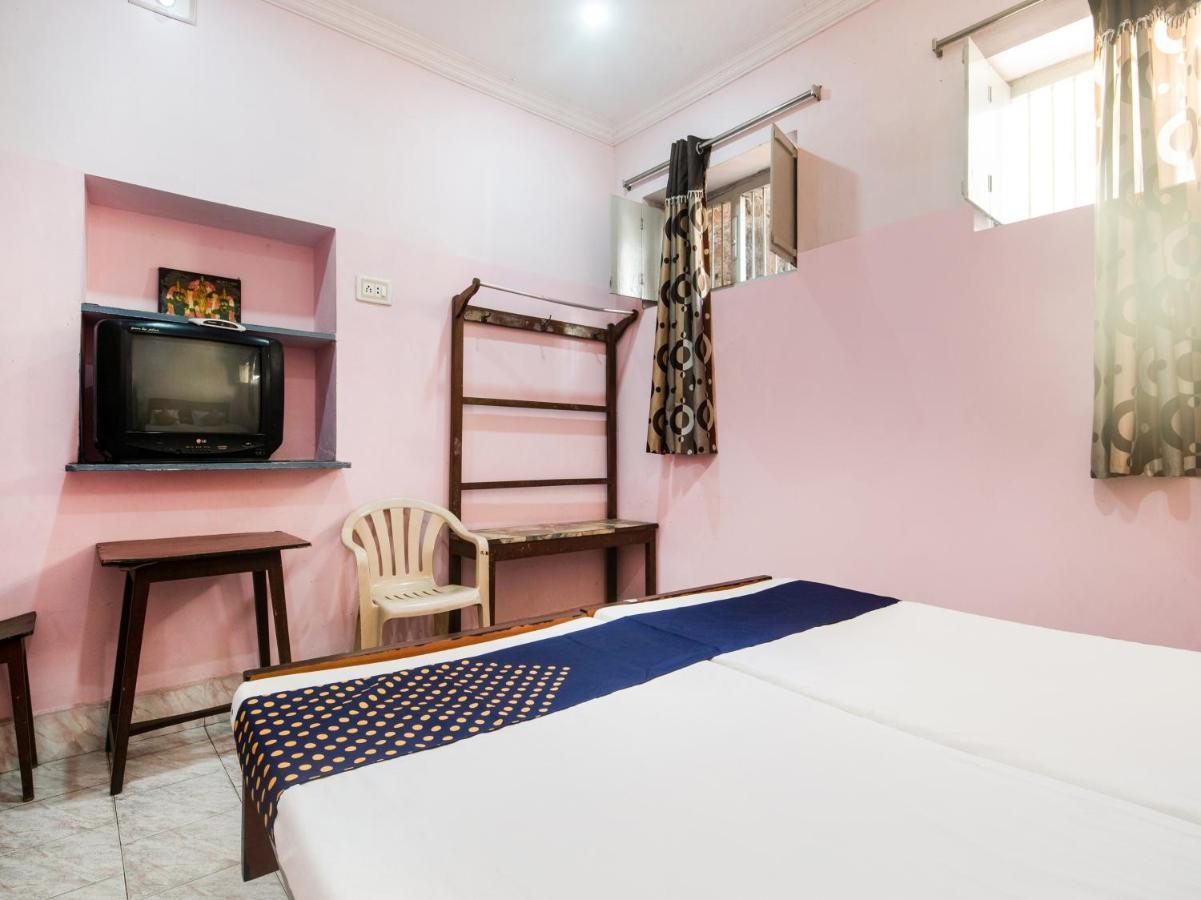 Spot On 75742 Sri Devi Lodge Kakinada Exterior photo